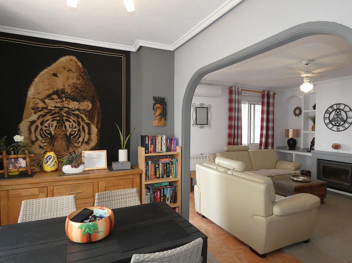 Image No.23-3 Bed Villa / Detached for sale