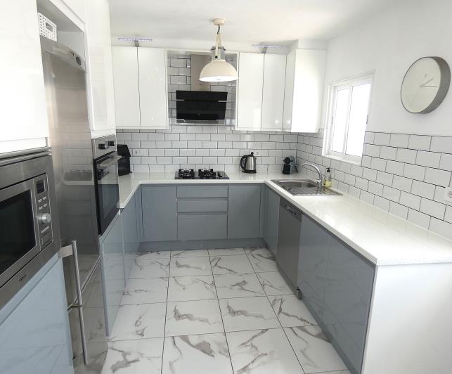 Image No.17-4 Bed Villa / Detached for sale