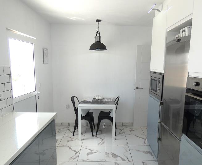 Image No.19-4 Bed Villa / Detached for sale