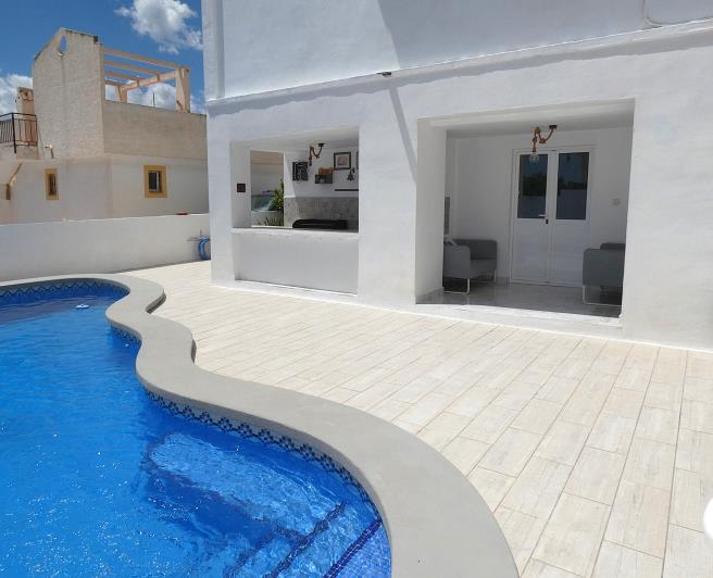Image No.34-4 Bed Villa / Detached for sale