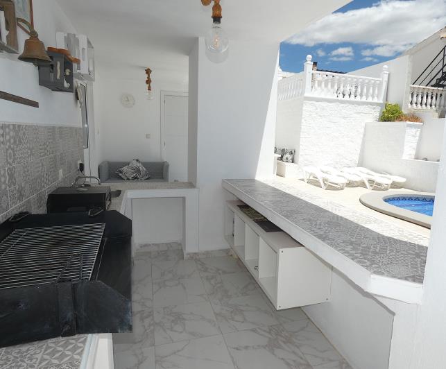 Image No.37-4 Bed Villa / Detached for sale