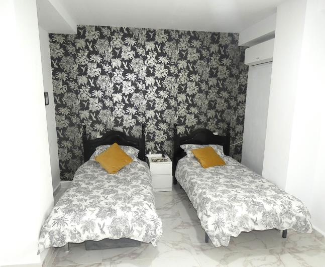 Image No.53-4 Bed Villa / Detached for sale