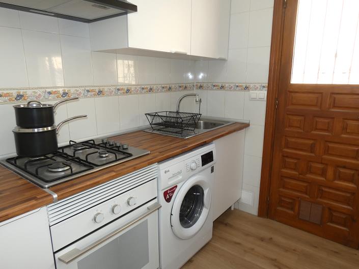 Image No.37-2 Bed Semi-Detached for sale