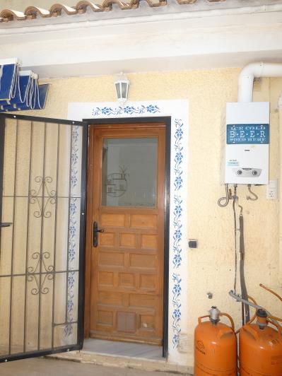 Image No.39-2 Bed Semi-Detached for sale