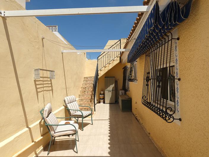 Image No.40-2 Bed Semi-Detached for sale