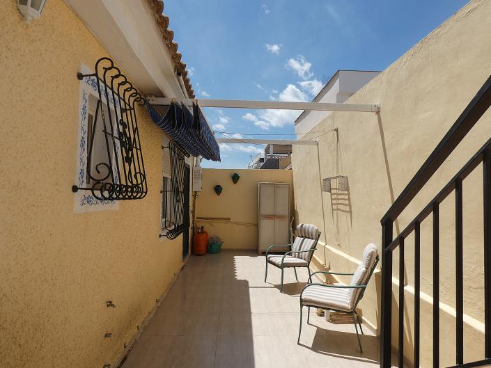 Image No.42-2 Bed Semi-Detached for sale