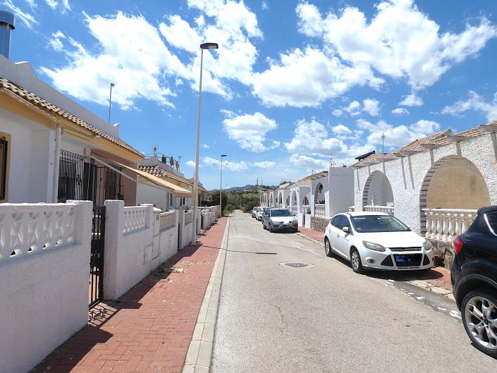 Image No.54-2 Bed Semi-Detached for sale