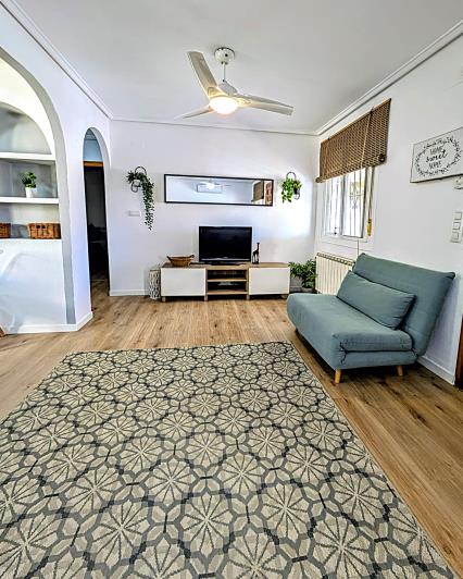 Image No.18-2 Bed Semi-Detached for sale