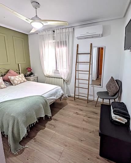 Image No.21-2 Bed Semi-Detached for sale