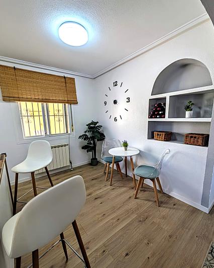 Image No.37-2 Bed Semi-Detached for sale