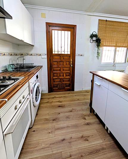 Image No.45-2 Bed Semi-Detached for sale