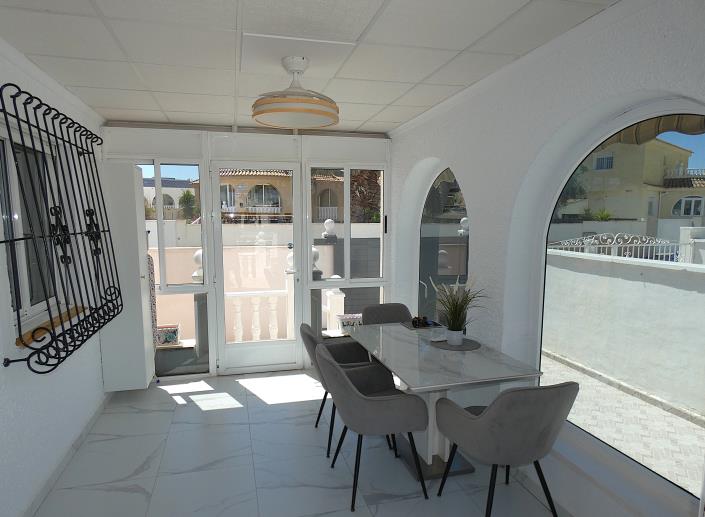 Image No.8-3 Bed Villa / Detached for sale