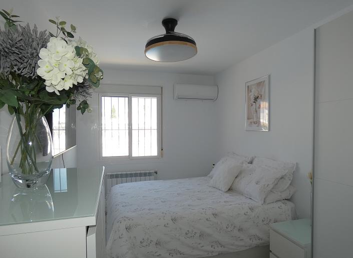 Image No.26-3 Bed Villa / Detached for sale