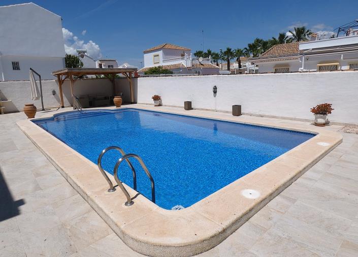 Image No.37-3 Bed Villa / Detached for sale