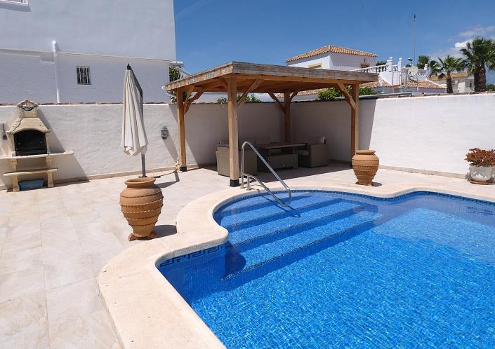 Image No.39-3 Bed Villa / Detached for sale