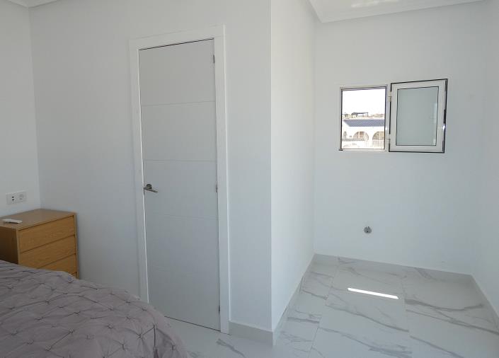 Image No.50-3 Bed Villa / Detached for sale