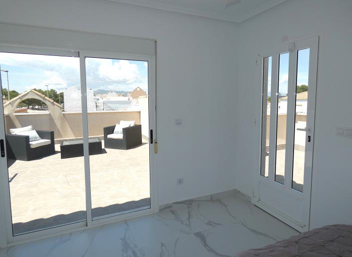 Image No.54-3 Bed Villa / Detached for sale