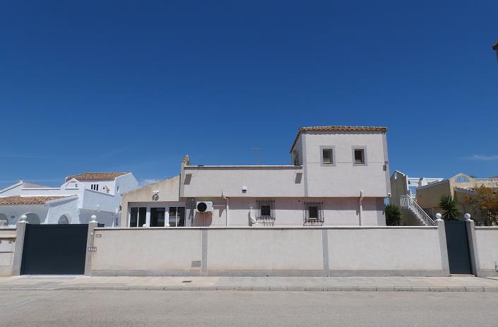 Image No.56-3 Bed Villa / Detached for sale