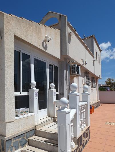 Image No.60-3 Bed Villa / Detached for sale