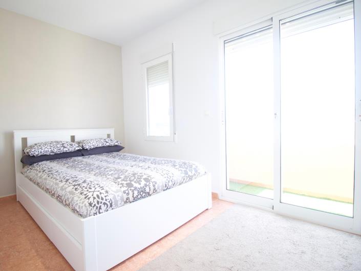 Image No.21-3 Bed Semi-Detached for sale