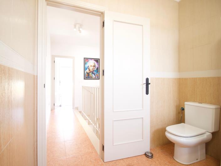 Image No.26-3 Bed Semi-Detached for sale