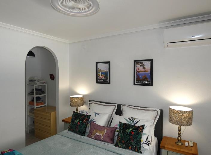 Image No.14-3 Bed Villa / Detached for sale
