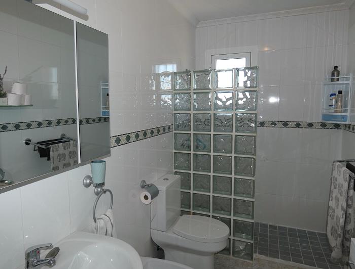 Image No.17-3 Bed Villa / Detached for sale