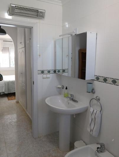 Image No.19-3 Bed Villa / Detached for sale