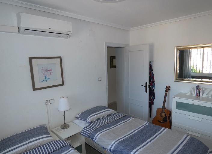 Image No.24-3 Bed Villa / Detached for sale