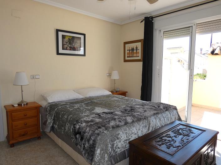 Image No.26-3 Bed Villa / Detached for sale