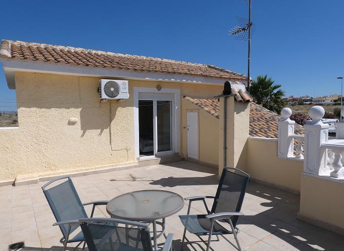 Image No.37-3 Bed Villa / Detached for sale