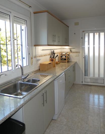 Image No.43-3 Bed Villa / Detached for sale