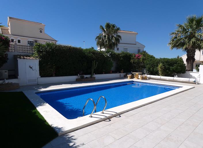 Image No.51-3 Bed Villa / Detached for sale