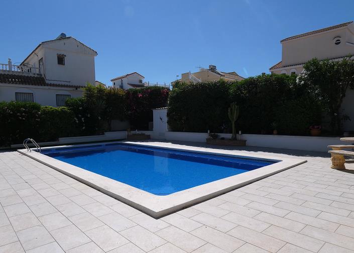 Image No.57-3 Bed Villa / Detached for sale