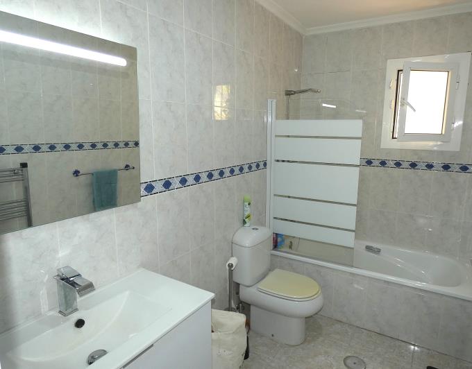 Image No.15-3 Bed Semi-Detached for sale