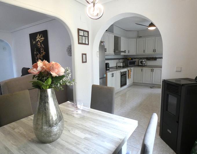 Image No.25-3 Bed Semi-Detached for sale