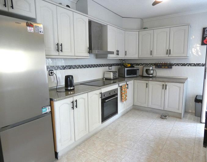 Image No.26-3 Bed Semi-Detached for sale