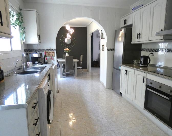 Image No.28-3 Bed Semi-Detached for sale