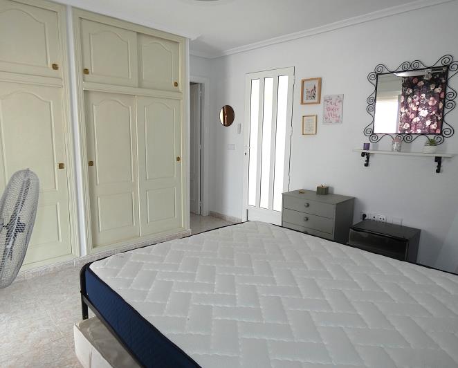 Image No.33-3 Bed Semi-Detached for sale