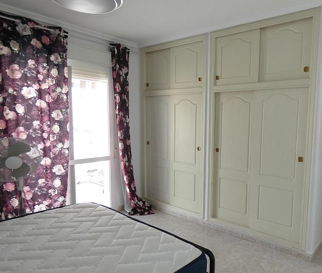 Image No.36-3 Bed Semi-Detached for sale