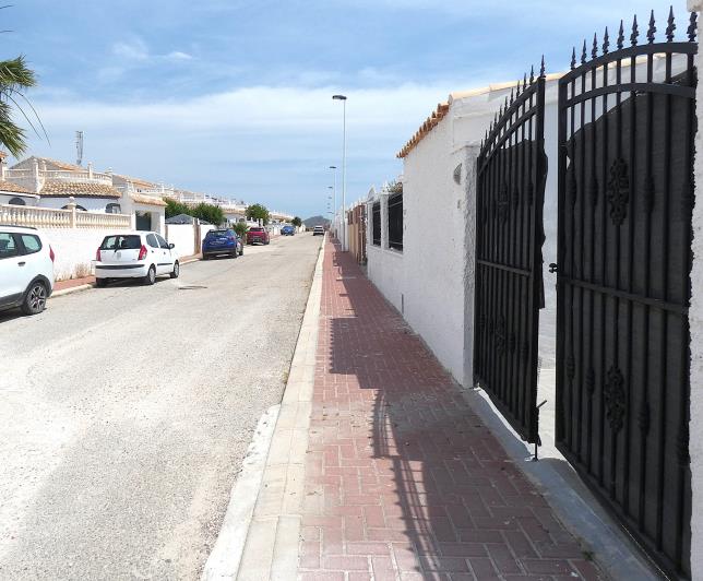 Image No.60-3 Bed Semi-Detached for sale
