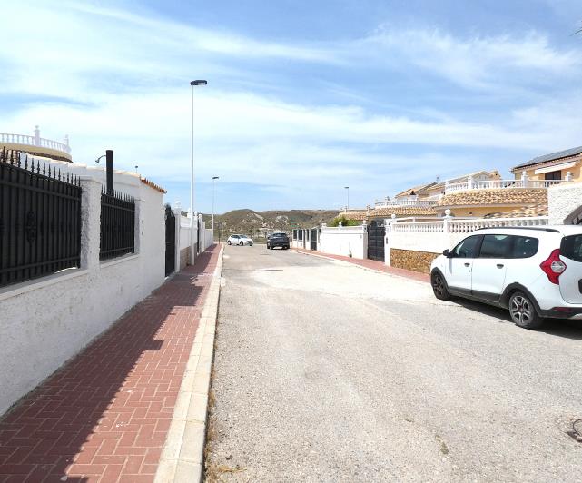 Image No.61-3 Bed Semi-Detached for sale