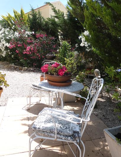 Image No.54-2 Bed Villa / Detached for sale