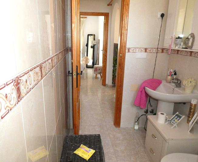 Image No.17-3 Bed Villa / Detached for sale