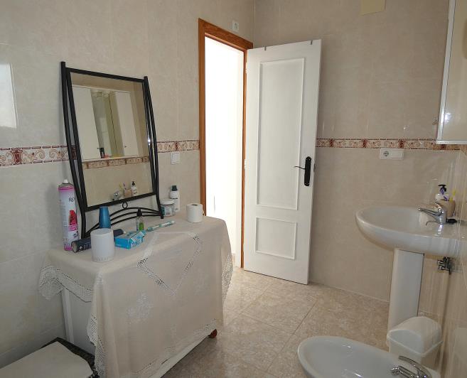 Image No.29-3 Bed Villa / Detached for sale