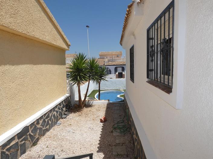 Image No.50-4 Bed Villa / Detached for sale