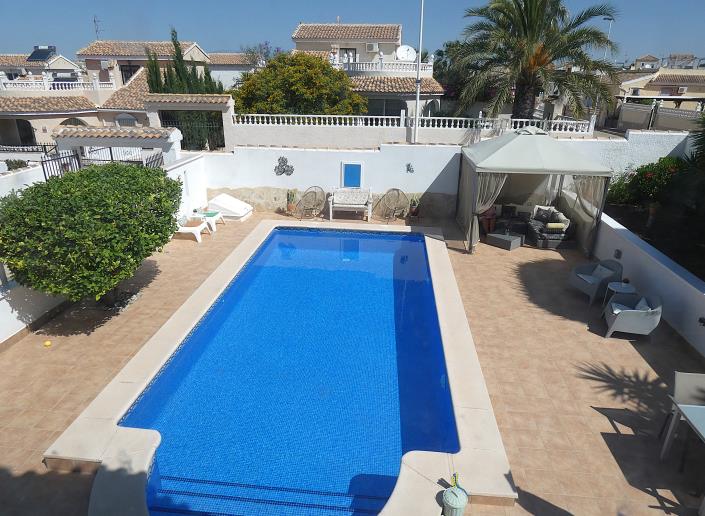 Image No.6-4 Bed Villa / Detached for sale