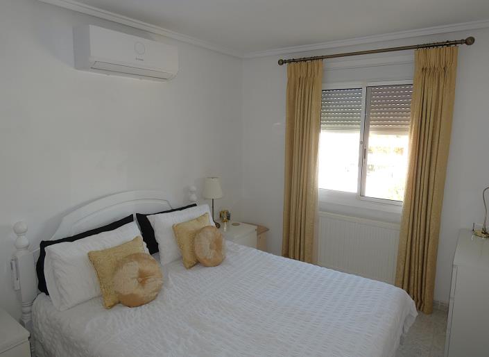 Image No.9-4 Bed Villa / Detached for sale