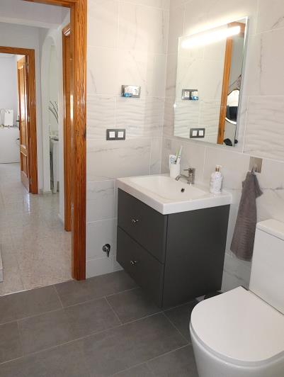 Image No.14-4 Bed Villa / Detached for sale