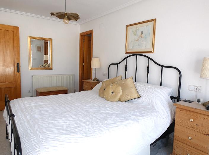 Image No.19-4 Bed Villa / Detached for sale